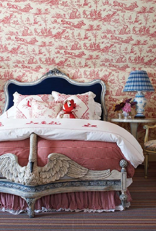 red-whtie-blue-bedroom-Wendy-Valliere-Interiors-New-England-Home-Magazine-Photography-by-Michael-Partenio