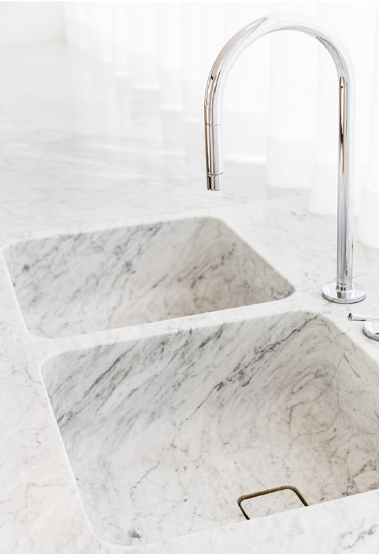 marble-sink-Il Granito