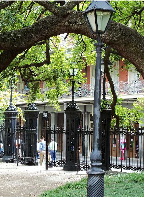 ornamental-fence-Jackson-square-New-Orleans