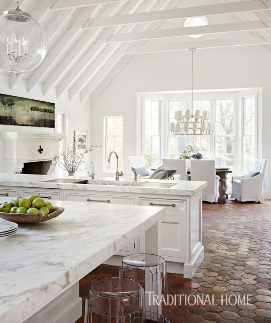 stunning white kitchen