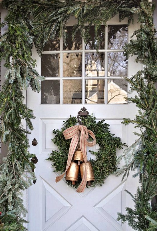 garland-wreath-front-door