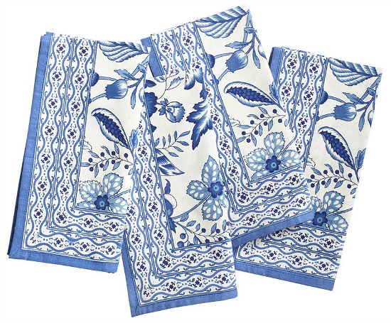 blue-white-flower-dinner-napkins