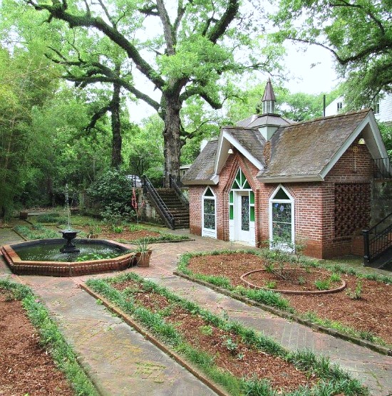 twin-oaks-chapel