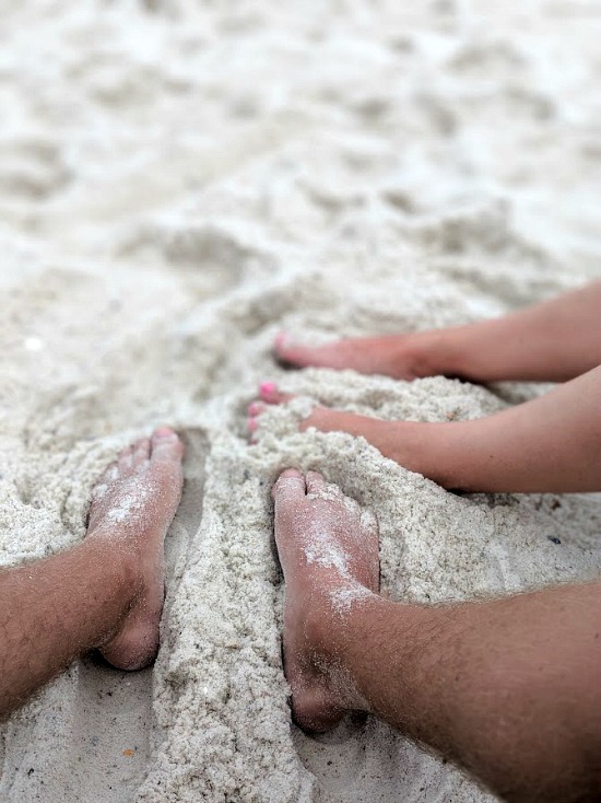 toes-in-sand