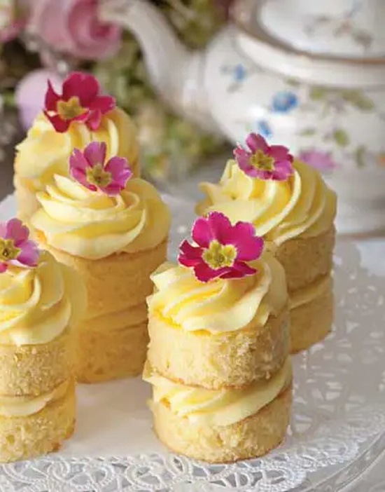 Lemon Buttercream Cakes 