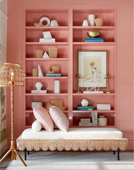 Suzanne-Kasler-Custis-Salmon-pink-coastal-theme-bedroom-Brian-Woodcock