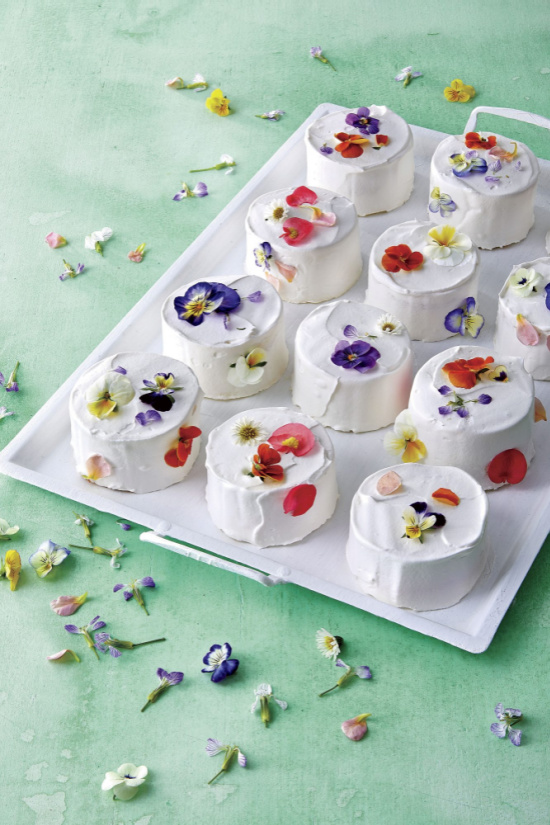 confetti-cakes-photoo-Antonis-Achilleos-food-styling-Torie-Cox-prop-styling-Kay-E-Clarke (1)