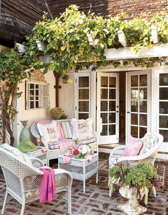 pretty-in-pink-patio-the-cottage-journal