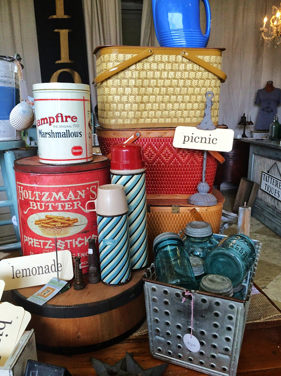 vintage-picnic-supplies-Tattered-tiques