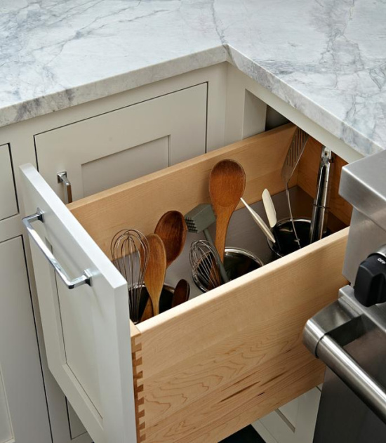 kitchen-cooktop-next-to-utensils-drawer