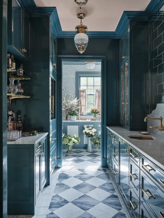 glossy-blue-butlers-pantry-cabinets