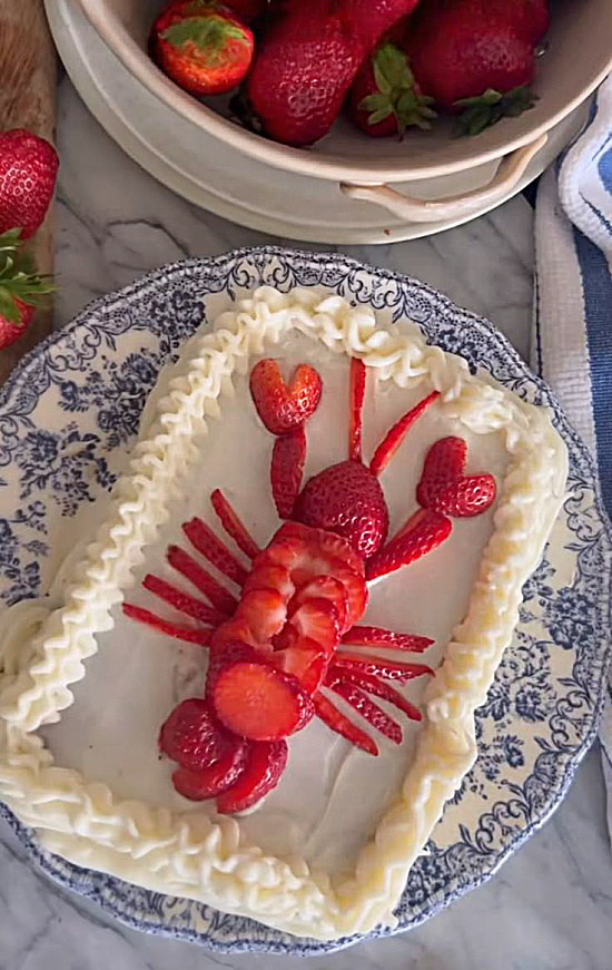 lobster-strawberry-cake
