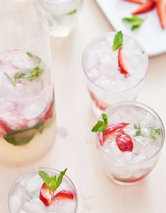 recipe-strawberry-mojito-pitcher