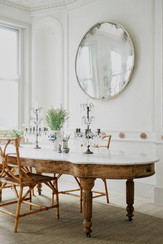 emma-grant-curvy-marble-top-dining-table-photo-Angus-Grant