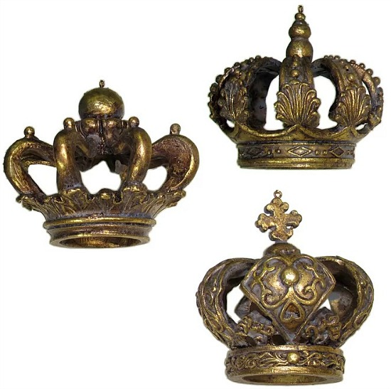 3 Piece Resin Round Crown Ornament Set