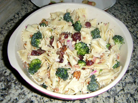 grape-broccoli-pasta-summer-salad