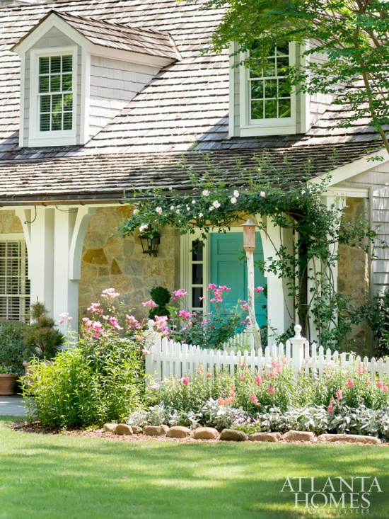 painted-front-door-curb-appeal-garden