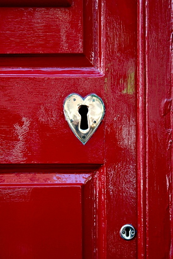 red-door-heart-lock