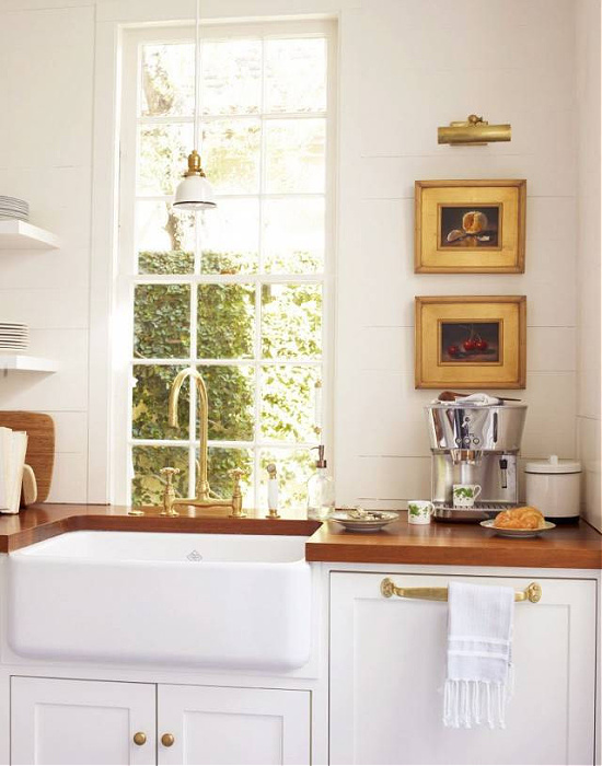 framed-art-kitchen-wall-decor-ideas-Francesco-Lagnese-Southern-Living