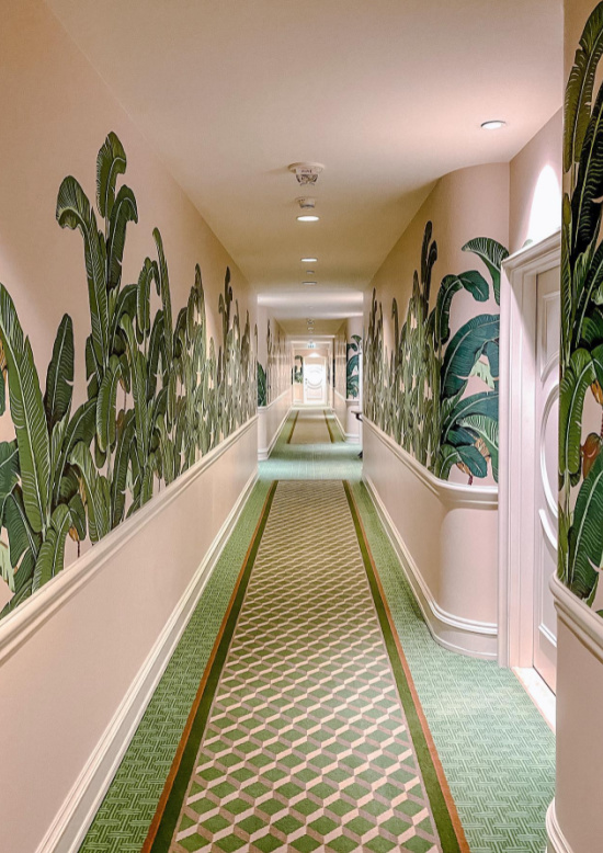 hallway-Beverly-Hills-Hotel