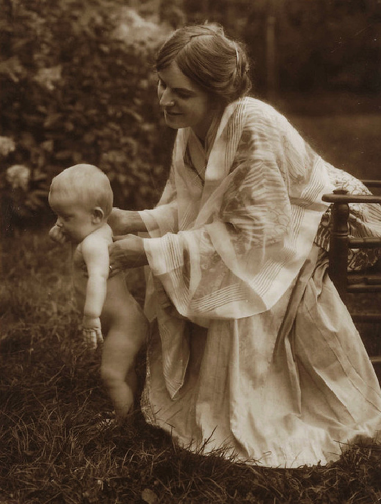 vintage-photo-mother-with-baby-son