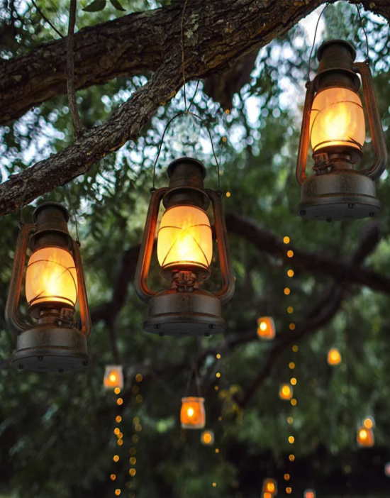 2-Pack-LED-Vintage-Lantern-Battery-Operated-Flickering-Flame-Hanging-Lanterns