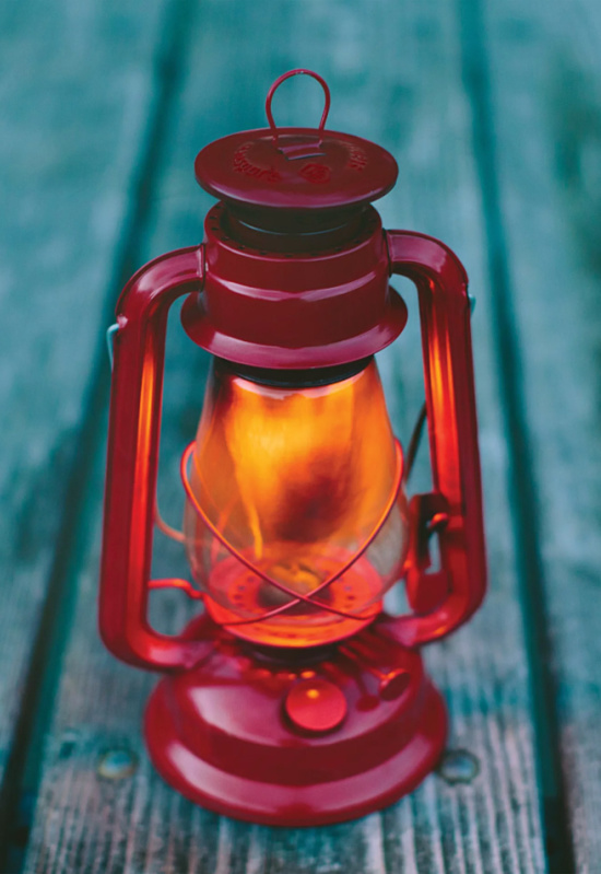 red-hurricane-lantern