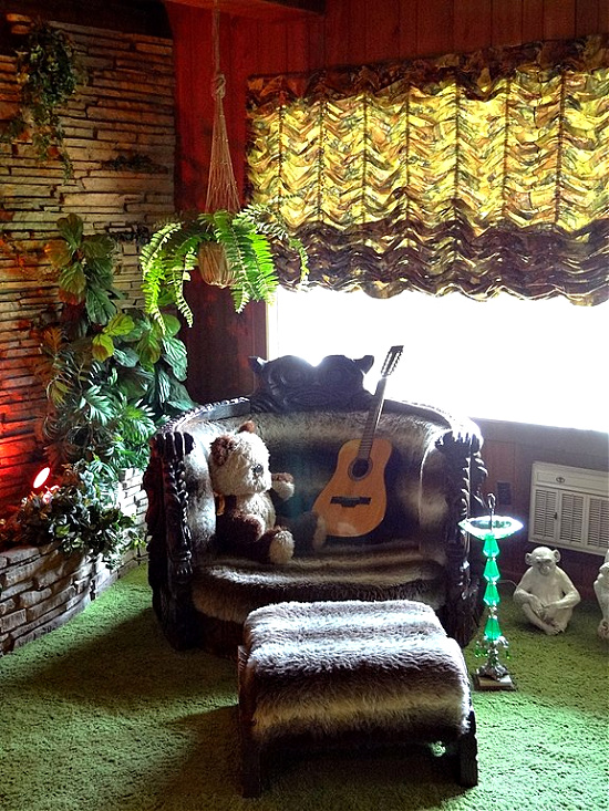 Elvis's_Jungle_Room