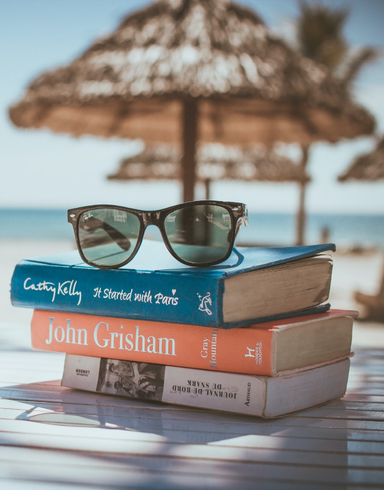 wayfarer-sunglasses-on-books