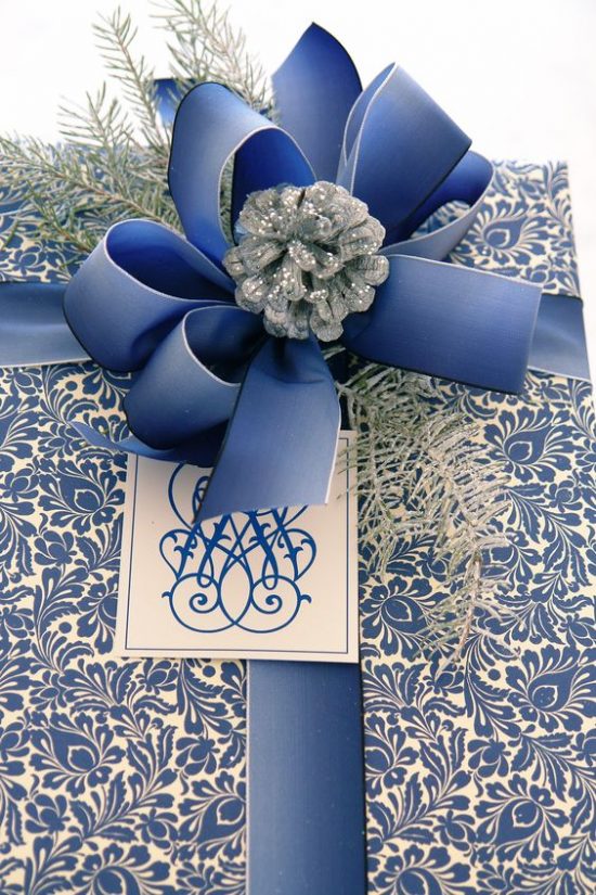 blue-wrapped-gifts-carolyn-roehm