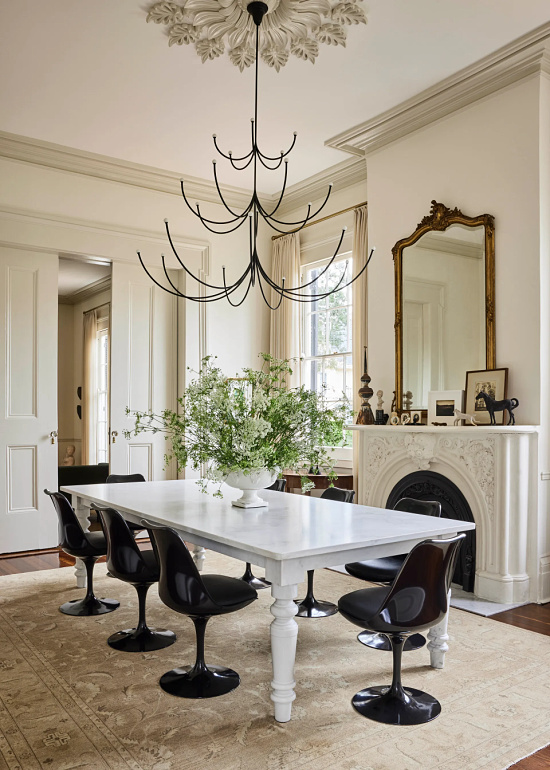 New-Orleans-style-dining-room-antiques-modern