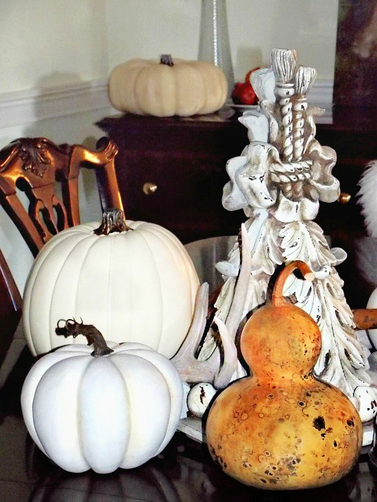faux-pumpkins-gourd-dining-table