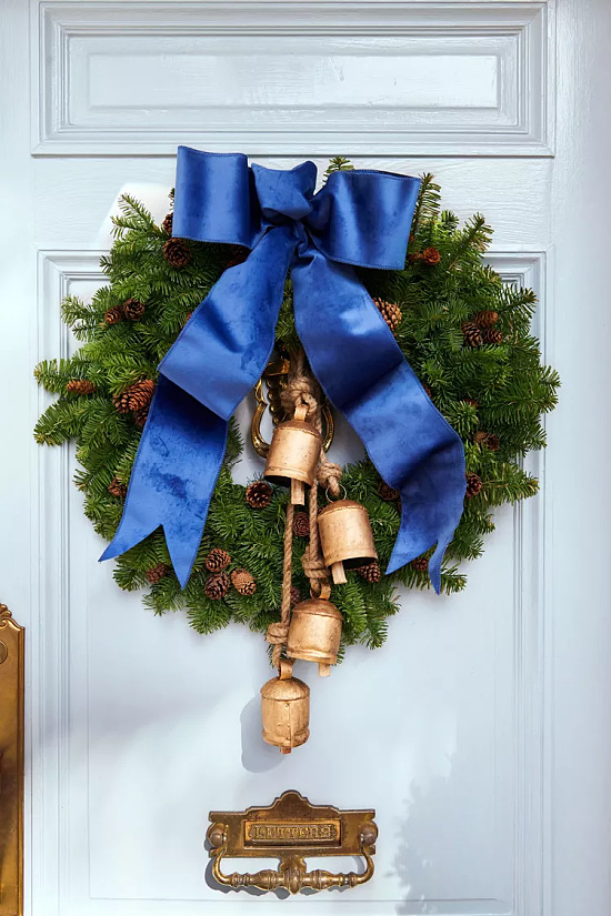 blue-front-door-Christmas-wreath