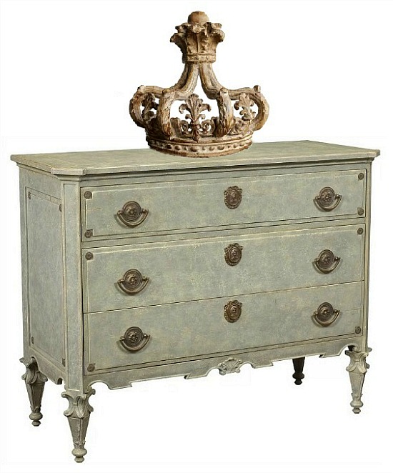 crown-on-accent-chest