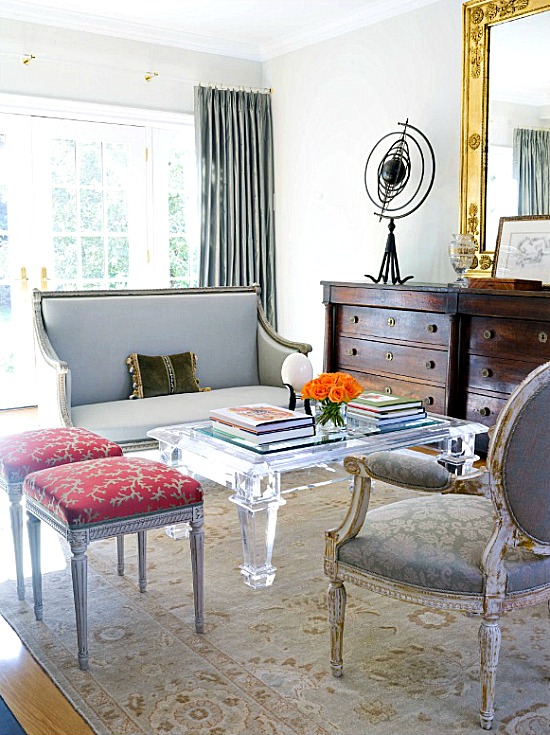 traditional-living-room-Lucite-coffee-table
