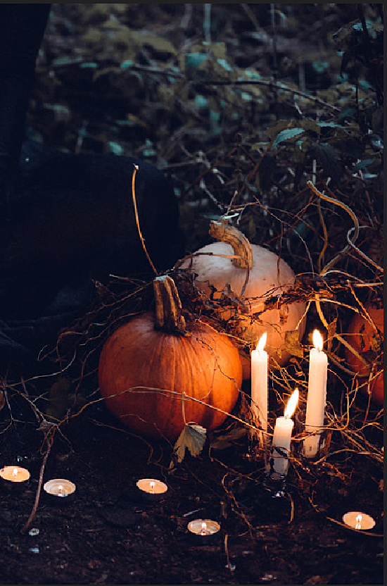 Halloween-scene-with-candles