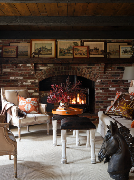 fall-living-room-fireplace