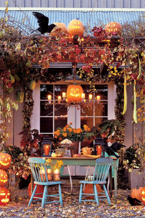 Halloween-outdoor-table-setting