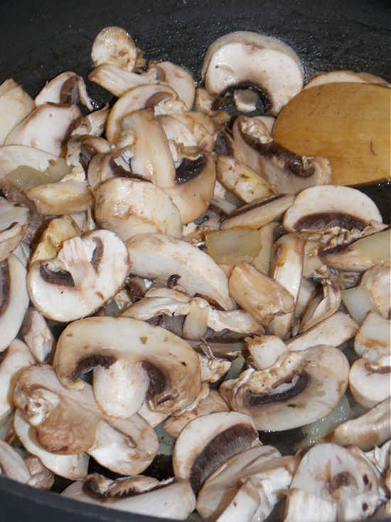 fresh-sliced-mushrooms