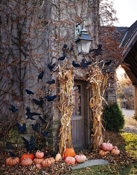 outdoor-entry-Halloween-Martha-Stewart-photo-Ngoc-Minh-Ngo