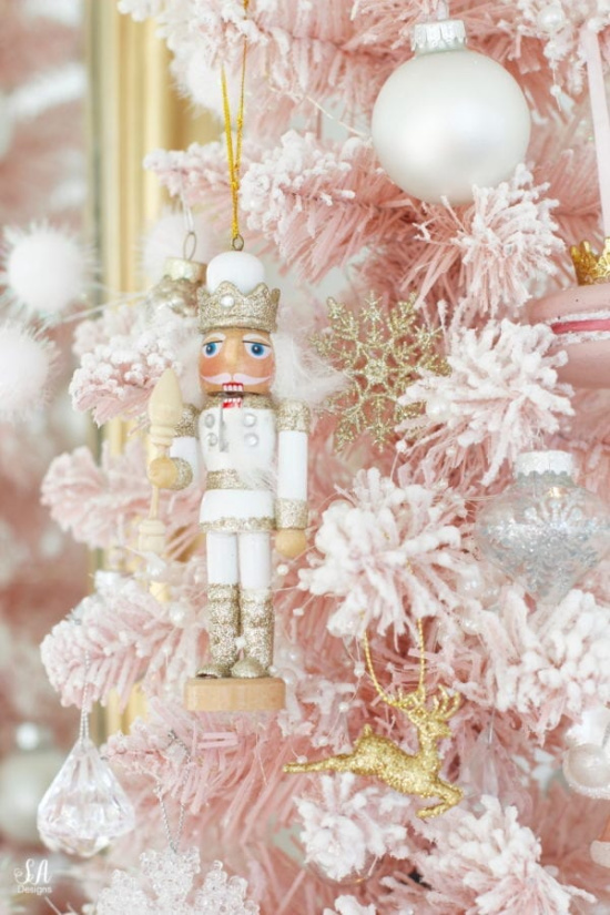 Whimsical-Christmas-Kitchen-In-Pastels