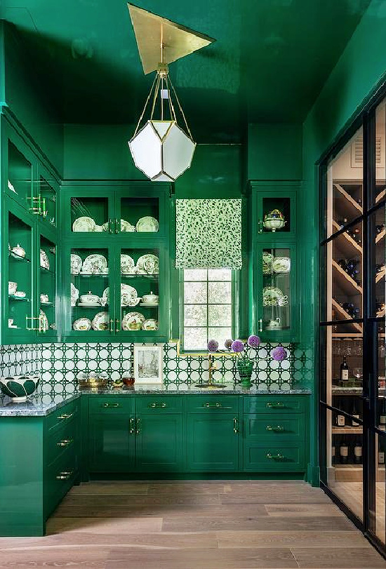 glossy-emerald-green-kitchen-pantry-cabinets (1)