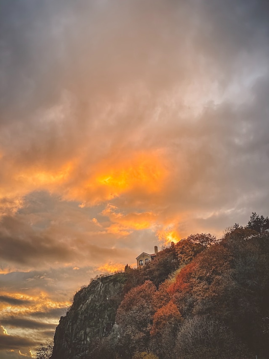 autumn-glow-sunset-house-hill